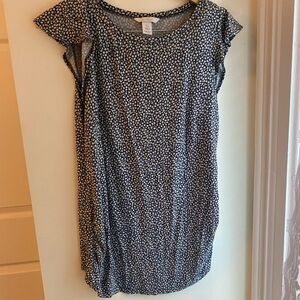 H&M Maternity Ditsy Floral Blue Top Size Medium Flutter Sleeves Stretchy Soft